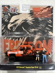 M2 MACHINES DIORAMA AUTO FIGS 1973 CHEVY CHEYENNE SUPER 30 DUALLY SQUAREBODY R15 - Picture 1 of 4