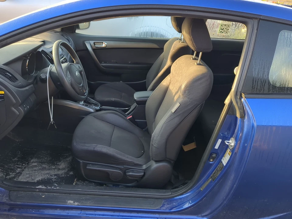 2010-2013 Kia Forte Koup Driver Front Seat Oem R7XK9 - Изображение 1 из 3