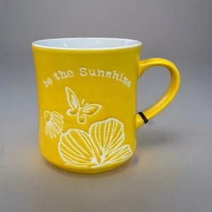 Großer Kaffeebecher Be The Sunshine Schmetterling und Blumen. Gelb und Weiß. Neu. - Bild 1 von 3