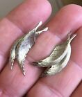 Vintage Jewelry Silver Tone Giovanni Signed Leaf Screw-On Earrings Nice!!