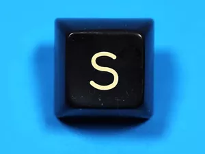 Genuine DEC VT100 terminal keyboard keycap - Letter S key - HTF - Picture 1 of 1