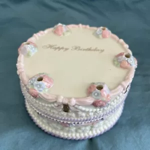 Lenox The Happy Birthday Musical Cake Holds Real Candles - Picture 1 of 6