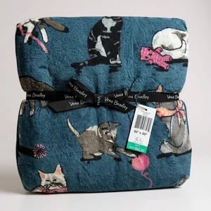 NWT Vera Bradley Fleece Blanket Throw 80"X50" Retails 65$ Cat's Meow Blue - Picture 1 of 11