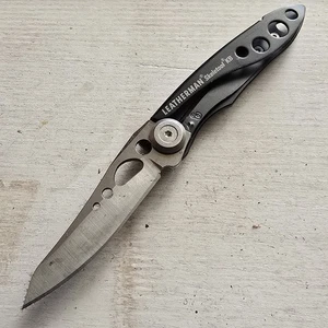 CUCHILLO LEATHERMAN SKELETOOL KB HOJA DE BORDE LISO CON ABREBOTELLAS - Imagen 1 de 4
