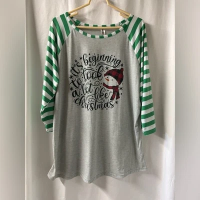 Itex NWOT Women's Festive Gray and Green Striped Christmas Raglan Top Size 2X - Image 1 of 3