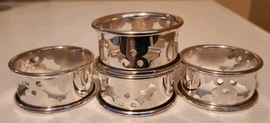 Set Of 4 Vintage Silver Plated Holly and Berries 2" Napkin Rings - Picture 1 of 2