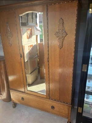 古董橡木衣柜带镜 — 第 1/4 张图片