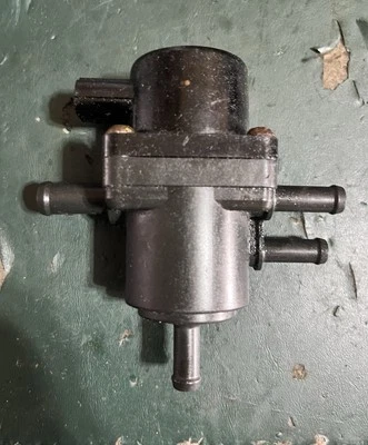 DF 30 25 hp Suzuki high FUEL PUMP 15200-94L10 four stroke 2016-2019 - Image 1 of 4