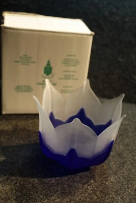 PartyLite P0550 Indigo Blossom glass candle holder - Imagem 1 de 4