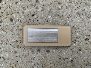 Bmw E46 3 Serie 97-06 Anteriore Vicino Passeggero Interno Vanità Luce Tan Beige - Foto 1 di 10