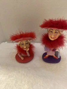2 Figurine Società Cappello Rosso - Foto 1 di 12
