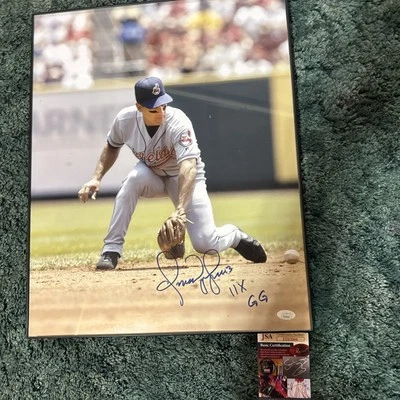 Luva de ouro Omar Vizquel 11x assinada 16X20 foto autografada Cleveland Indians JSA - Imagem 1 de 2