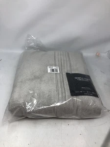 Toalla de baño Simply Vera Wang Signature lujosamente de gran tamaño 100 % algodón plateado - Imagen 1 de 4