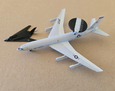 1:400 E-3A Sentry AWAC 50556 & F-117A Nighthawk USAF Dragon Wings DW55814 - Image 1 of 4