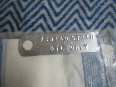 NOS 1980'S 1990'S FORD MUSTANG T-BIRD F150 F250 BRONCO 75W140 SNYTH ETIQUETA DIF TRASEIRA - Imagem 1 de 3