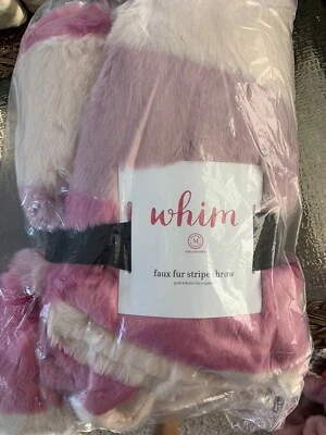 Whim Pink Colección Martha Stewart Ombré Rayas Piel Sintética 50"x60" ¡Manta! Foto 1 de 4