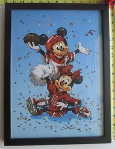 Gerahmtes Mickey & Minnie Kunstwerk aus echten zerkleinerten Edelsteinen vieler Arten - Bild 1 von 7