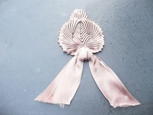 parement  ancien en galon de satin de qualité - Photo 1/4