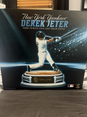 DEREK JETER Yankees McFarlane 12” Resin Statue 77/250 McFarlane Auto - Image 1 of 4