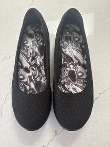 Zapato sin cordones Skechers con espuma viscoelástica refrigerada por aire. Mujer Talla 9. - Imagen 1 de 5