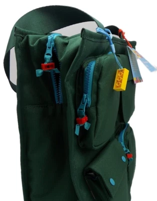 Bolso de Mano Geniune Lego Weekender, Ext. Soportes de cremallera de ladrillo Lego reales con bolsillos Foto 1 de 4