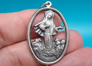 Ancien pendentif médaille catholique Medugorje Marie Reine de la Paix - Photo 1/3