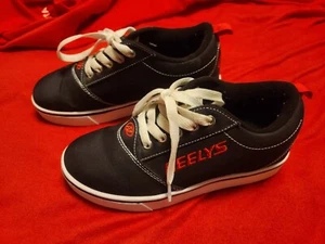 Heelys youth skate sneaker size 4 Youth shoes black and red - Picture 1 of 6