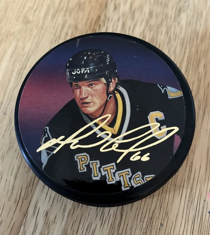 Vintage 1996 Mario Lemieux Pittsburgh Penguins Photo Puck NHLPA NHL Cover