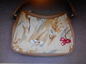 "New" "Chenson" Beige floral Handbag
