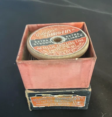 ANTIGUO CARRETE DE LÍNEA DE ARRASTRE METÁLICO WILLIAMS DURO-LUS NUEVO EN CAJA 600 FT CALIBRE 20 Foto 1 de 4