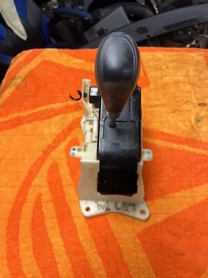 2012 hyundai elantra floor shift A/T gear selector OEM - Image 1 of 4