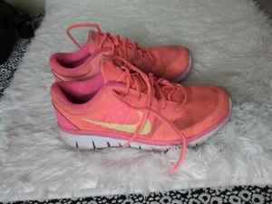 Nike Flex 2015 Run Size 5.5y Youth Size Pink - Picture 1 of 7