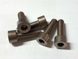 5 x Titan Gr. 2 Schrauben / Titanium Gr. 2 screws DIN 912 M8 x 30* - Bild 1 von 1