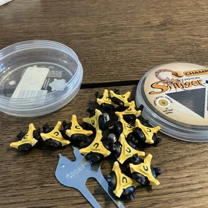 Tacchetti da golf Champ Stinger Scorpion nero/giallo confezione parziale da 15 - Foto 1 di 12