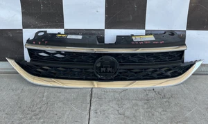2022 2023 2024 Volkswagen Taos Upper Grill Used Oem - Picture 1 of 12