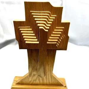 CRUZ Madera Multicapa Un Corte 1 Pieza 8 Capas Hecho a Mano Único Raro  - Imagen 1 de 10