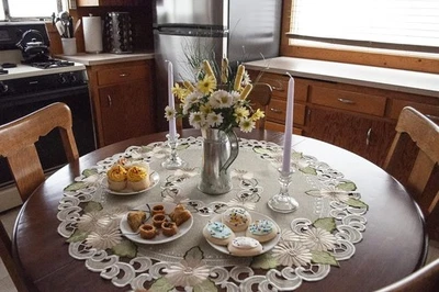 Fleur Latte Gold Daisy on Sage Green Table Doily (33" Round) - Image 1 of 4