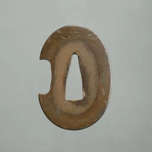 Copper tsuba, plain shape, tanto, dimensions: 47 x 32,8 x 3,7 mm. T817390 - Picture 1 of 6