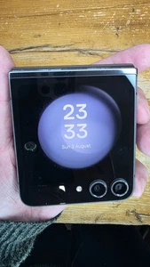 Samsung Galaxy Z Flip5 512GB entsperrt grau (201) - Bild 1 von 10