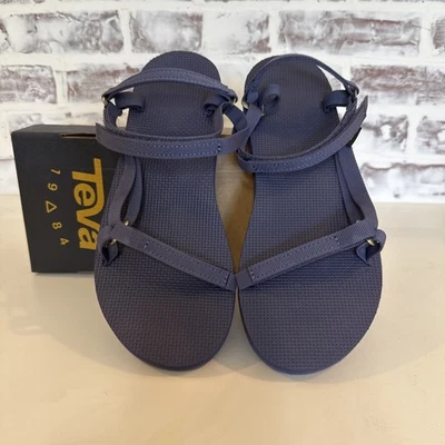 Sandalia Teva Flatform Slim Archival Grippy Traction para mujer en azul marino EE. UU. 9 playa Foto 1 de 4
