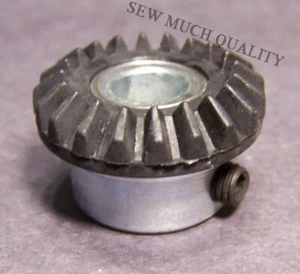 GEAR Vertical Shaft Right Bottom # 174204 Singer 649 + - Picture 1 of 3