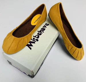 NEU/Neu im Karton Slipper Ballerinas ~ Senf-Wildlederimitat ~ Damengröße 7M ~ SO SÜSS & BEQUEM! - Bild 1 von 7