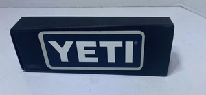 Custodia per occhiali da sole Yeti Verawang chiusura magnetica - Foto 1 di 8