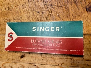 Vintage Singer Kut-Nit Serrated & Knife Edge Shearing Scissors - Picture 1 of 2