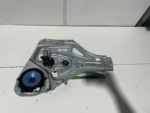 Kia Sportage Right Front Window Regulator Assembly KM 05/2005-06/2010 - Picture 1 of 9