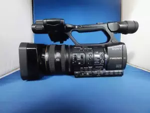 Sony HXR-NX5J NXCAM Camcorder Farbe schwarz Zubehör inklusive funktioniert - Bild 1 von 10