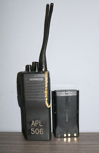Kenwood TK390 TK-390 UHF 160 CH Portable , pre-owned !