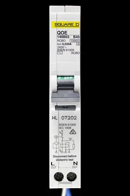 SQUARE D 40 AMP CURVE B 10kA 30mA RCBO TYPE AC QOE 140B03 - Image 1 of 4