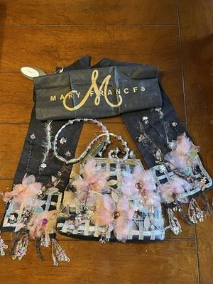 Bolso de Hombro Mary Frances Vintage Con Cuentas de Seda Nuevo de Lote Antiguo con Bufanda y Bolsa para el Polvo a Juego Foto 1 de 4