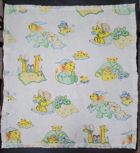 Vintage 70er Satin Trim Fleece Thermo Schlafen Tier Baby Print Decke 39x42 Zoll - Bild 1 von 10